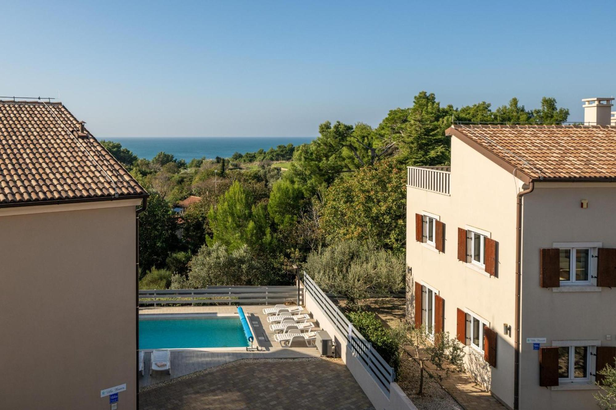 6-Bedroom Villa Chiara With Sea View Premantura Exteriör bild