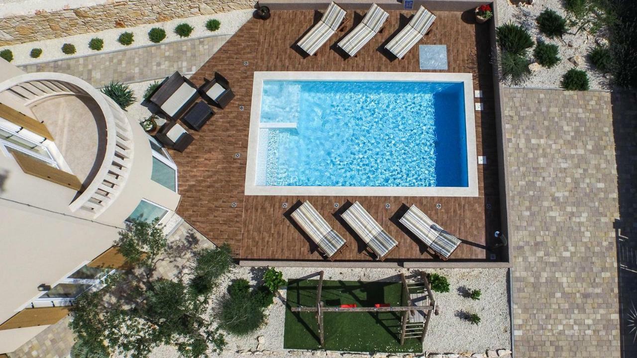 6-Bedroom Villa Chiara With Sea View Premantura Exteriör bild
