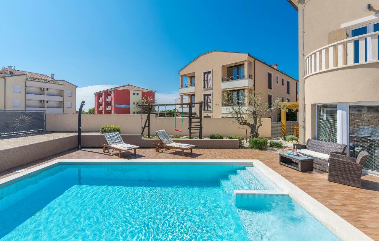 6-Bedroom Villa Chiara With Sea View Premantura Exteriör bild