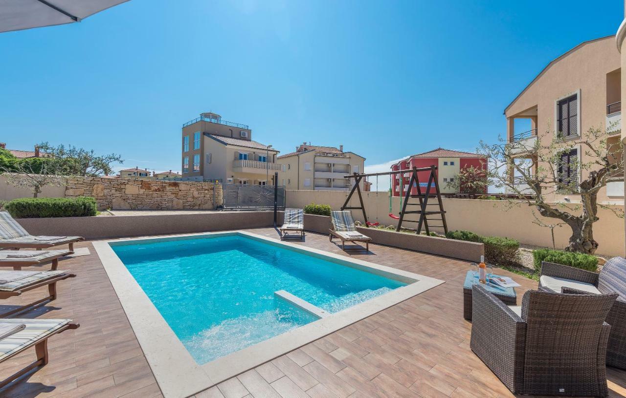 6-Bedroom Villa Chiara With Sea View Premantura Exteriör bild